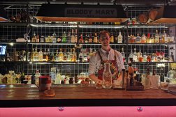 Бар Bloody Mary Bar&Grill, с рейтингом 4.6 - находится по адресу Санкт-Петербург, Мучной переулок, 9/27 