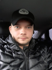 Курьер, грузчик Роман Рыжов