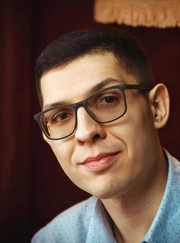 Дизайнер, преподаватель английского языка Максим Витальевич Михайленко