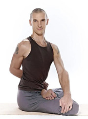 Инструктор по йоге Андрей Васильевич Кобзарь