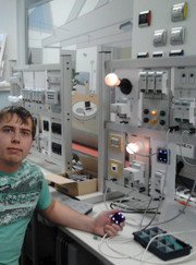 Монтажник «умного дома», мастер по строительству домов Марат Усманов