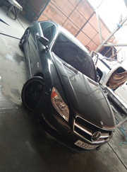 Мастер кузовного ремонта, автомаляр Алекс Макалестр