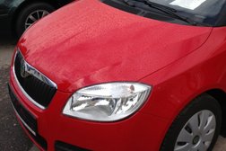 Автоцентр Маяк, с рейтингом 3.9 - находится по адресу Великий Новгород, улица Державина, 21а 