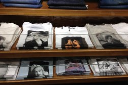 Бутик элитной одежды и аксессуаров Dolce & Gabbana, с рейтингом 4 - находится по адресу Алматы, Аль-Фараби проспект, 77/8 