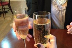 Винотека Галерея вин, с рейтингом 4.3 - находится по адресу Алматы, Кабанбай батыра, 89 