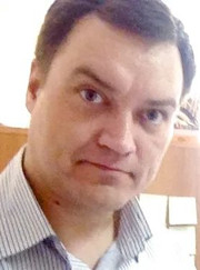 Преподаватель английского языка Виктор Викторович Бобков