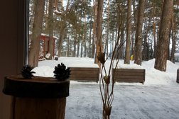 Загородный отель Pine River, с рейтингом 4.4 - находится по адресу Калужская область, с. Санатория "Восход", село Санатория Восход, ст1 