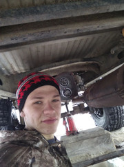 Ландшафтный дизайнер, автослесарь Денис Игоревич Соловьев