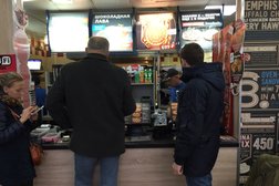 Пиццерия Domino pizza, с рейтингом 3.9 - находится по адресу Москва, улица Генерала Кузнецова, 12 