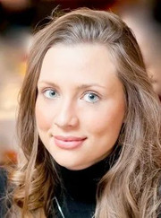 Бухгалтер, преподаватель английского языка Дарья Владимировна Жапарова