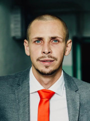 Автослесарь, автомойщик Илья Игоревич Лесников