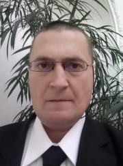 Курьер Игорь Черниенко