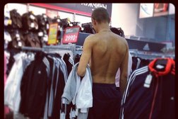 Магазин спортивных товаров Adidas, с рейтингом 3 - находится по адресу Екатеринбург, проспект Космонавтов, 41 