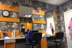 Парикмахерская в проезде Ушакова, с рейтингом 4 - находится по адресу Ярославль, Фрунзенский район, Суздалка, 150000, проезд Ушакова, 14 