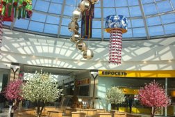 Каток в ТЦ РИО, с рейтингом 4 - находится по адресу Санкт-Петербург, улица Фучика, 2а 