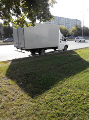 Курьер, грузчик Денис Петров