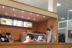 Subway, с рейтингом 4.5 - находится по адресу Ханты-Мансийский автономный округ, Сургут, улица Привокзальная, 27 