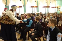 Школа Средняя школа №12 им. В.В. Тарасова, с рейтингом 3.2 - находится по адресу Пенза, улица Карпинского, 43а 