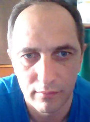 Тренер по скалолазанию, специалист по монтажу кабелей Виталий Николаевич Вожиков