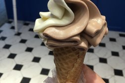 Zheka`s ice, с рейтингом 3 - находится по адресу Нур-Султан, Тұран проспект, 24 