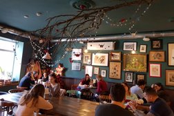 Кафе Розмарин, с рейтингом 4.4 - находится по адресу Астрахань, Эспланадная улица, 4а 