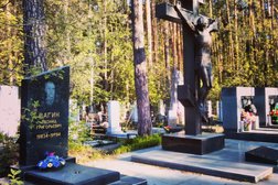 Широкореченское кладбище, с рейтингом 5 - находится по адресу Екатеринбург, Московский тракт 7 километр, 2Б 