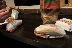 Ресторан быстрого питания Бургер Кинг Авто, с рейтингом 2.9 - находится по адресу Санкт-Петербург, Краснопутиловская улица, 86 лит Б 
