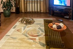 Отель Каприз, с рейтингом 5 - находится по адресу Карачаево-Черкесская Республика, кп. Домбай, Карачаевская улица, 37 