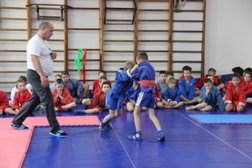 Спортивный клуб Школа чемпионов, с рейтингом 4.2 - находится по адресу Новороссийск, улица Луначарского, 21/1 