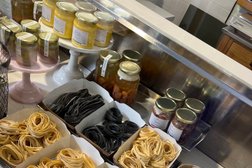 Кофейня-кондитерская Maison Bourgeoise, с рейтингом 4.5 - находится по адресу Алматы, Назарбаева проспект, 120 