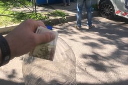 Автомат по продаже питьевой воды Артезианский источник, с рейтингом 4 - находится по адресу Санкт-Петербург, Софьи Ковалевской, 11е 
